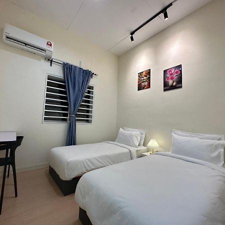 Ww Hostel 22A Private Shower Джордж Таун Екстериор снимка
