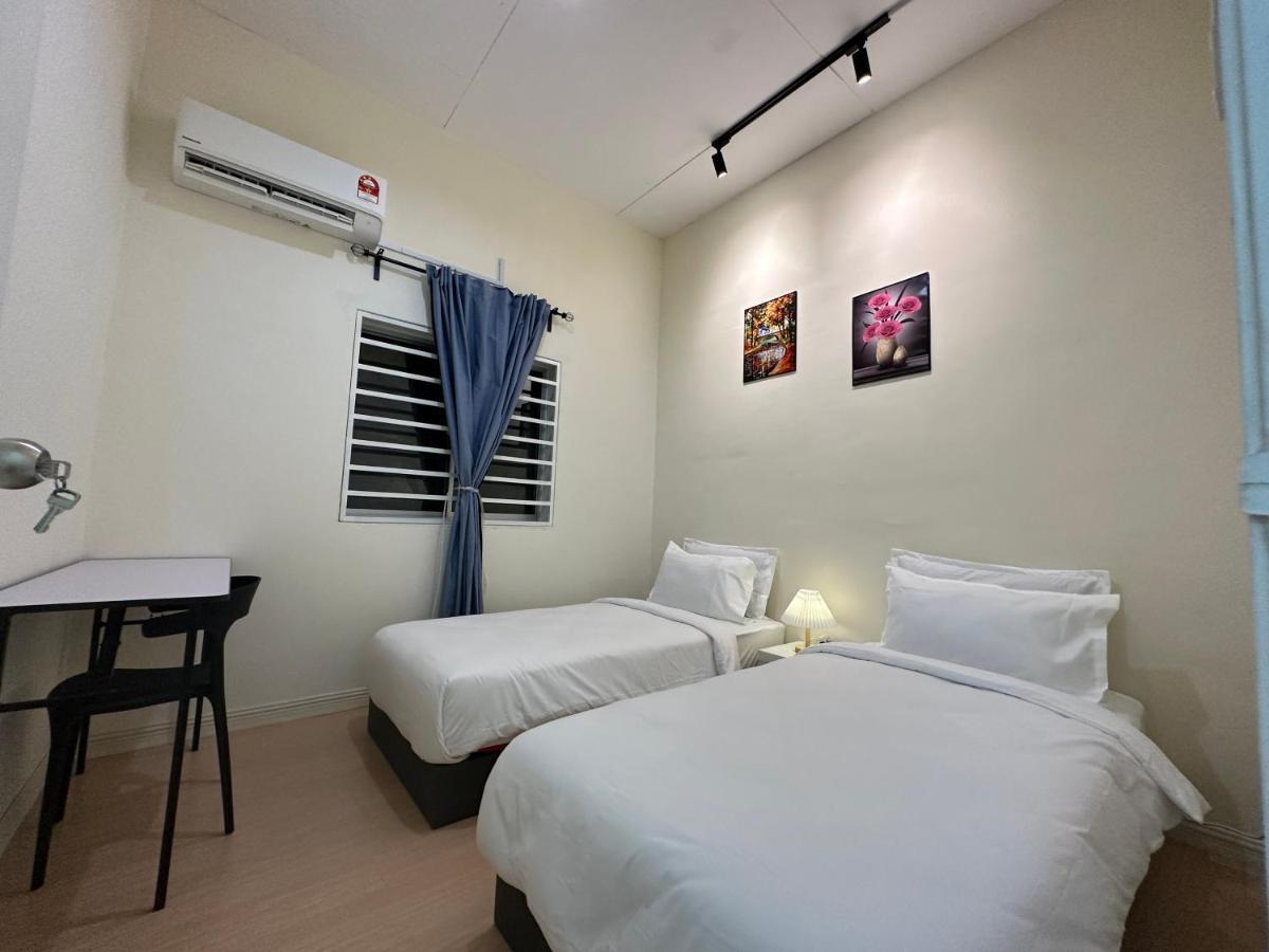 Ww Hostel 22A Private Shower Джордж Таун Екстериор снимка