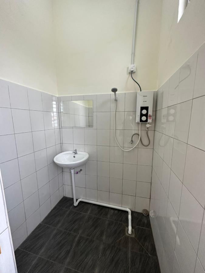 Ww Hostel 22A Private Shower Джордж Таун Екстериор снимка