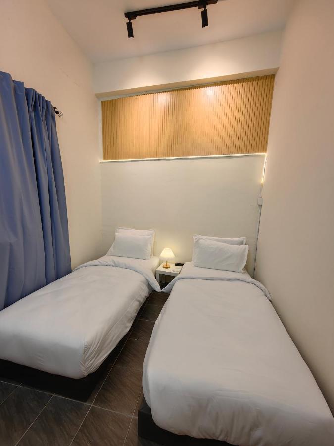 Ww Hostel 22A Private Shower Джордж Таун Екстериор снимка