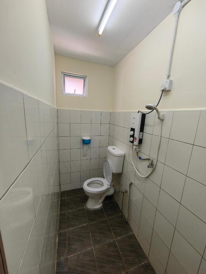 Ww Hostel 22A Private Shower Джордж Таун Екстериор снимка