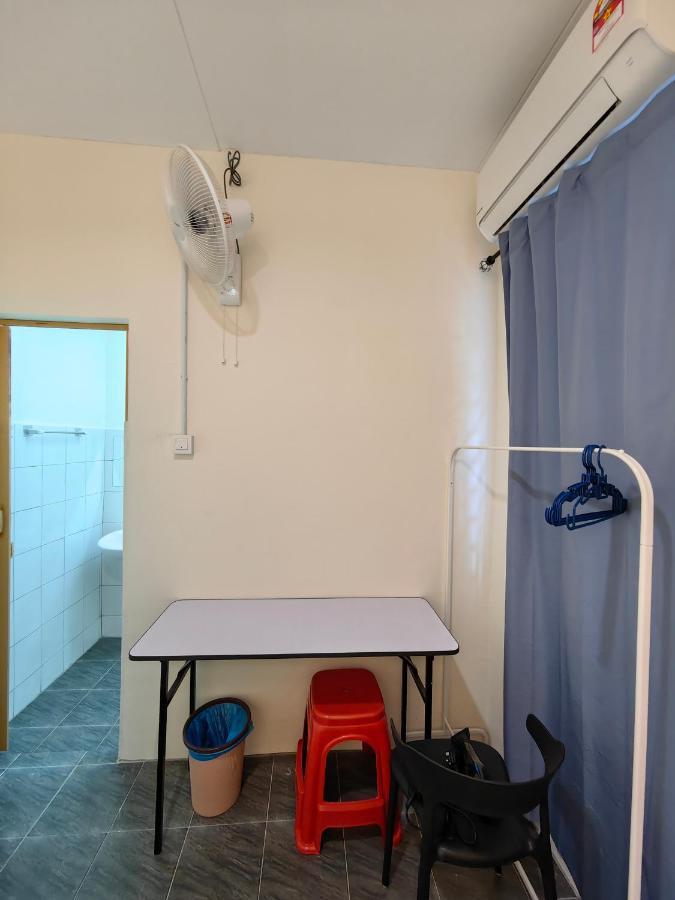 Ww Hostel 22A Private Shower Джордж Таун Екстериор снимка