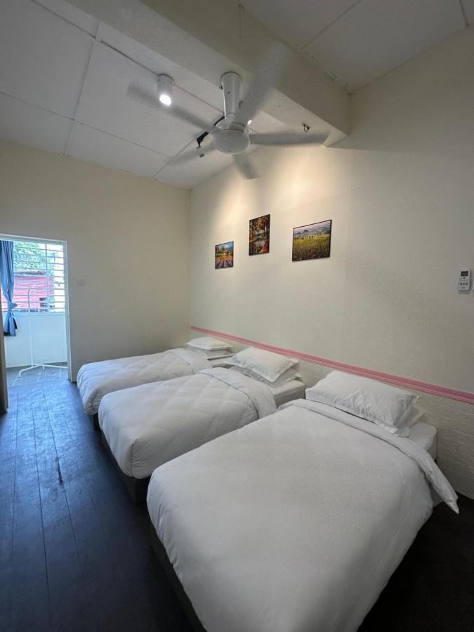 Ww Hostel 22A Private Shower Джордж Таун Екстериор снимка