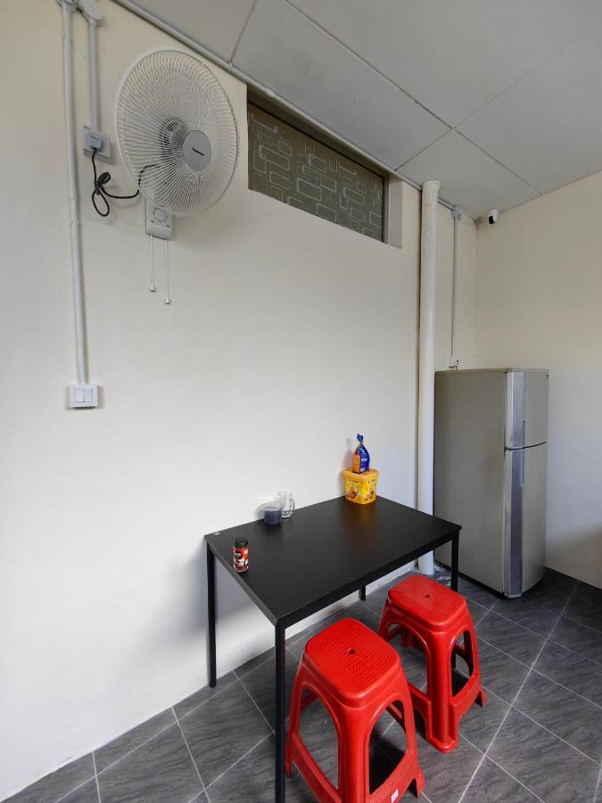 Ww Hostel 22A Private Shower Джордж Таун Екстериор снимка
